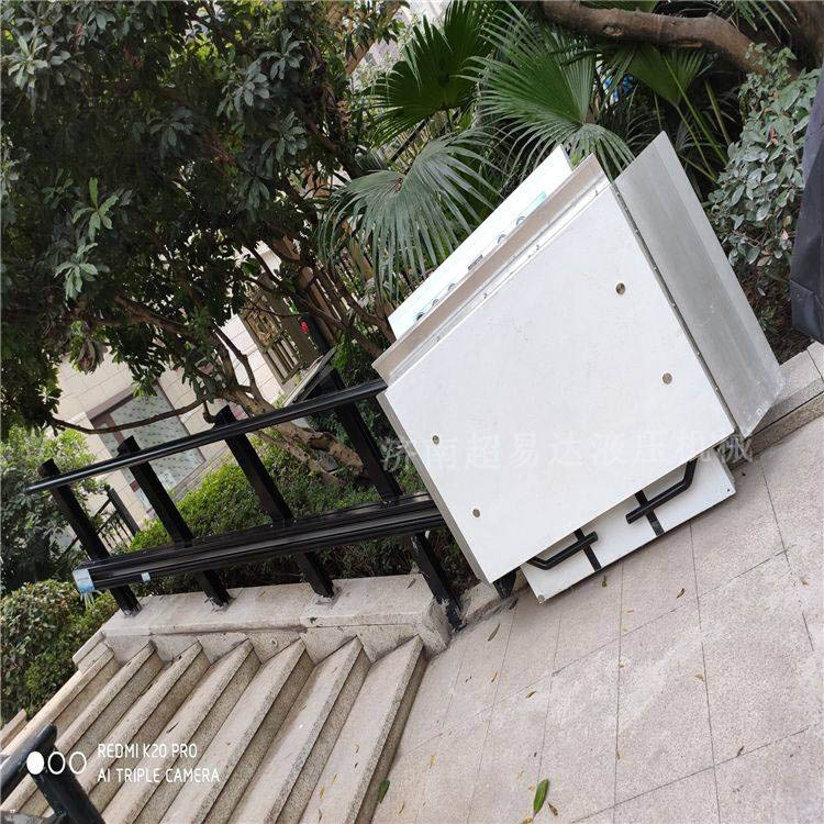 斜掛式無障礙升降平臺(tái)