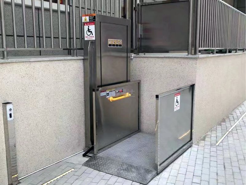 垂直式無障礙升降機(jī)